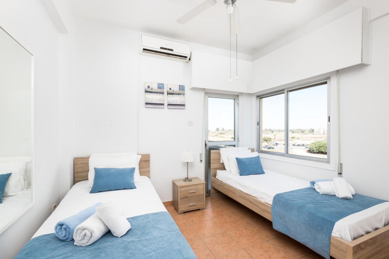 Apollon Sea View Beachfront Ap 302 Larnaca Exterior photo