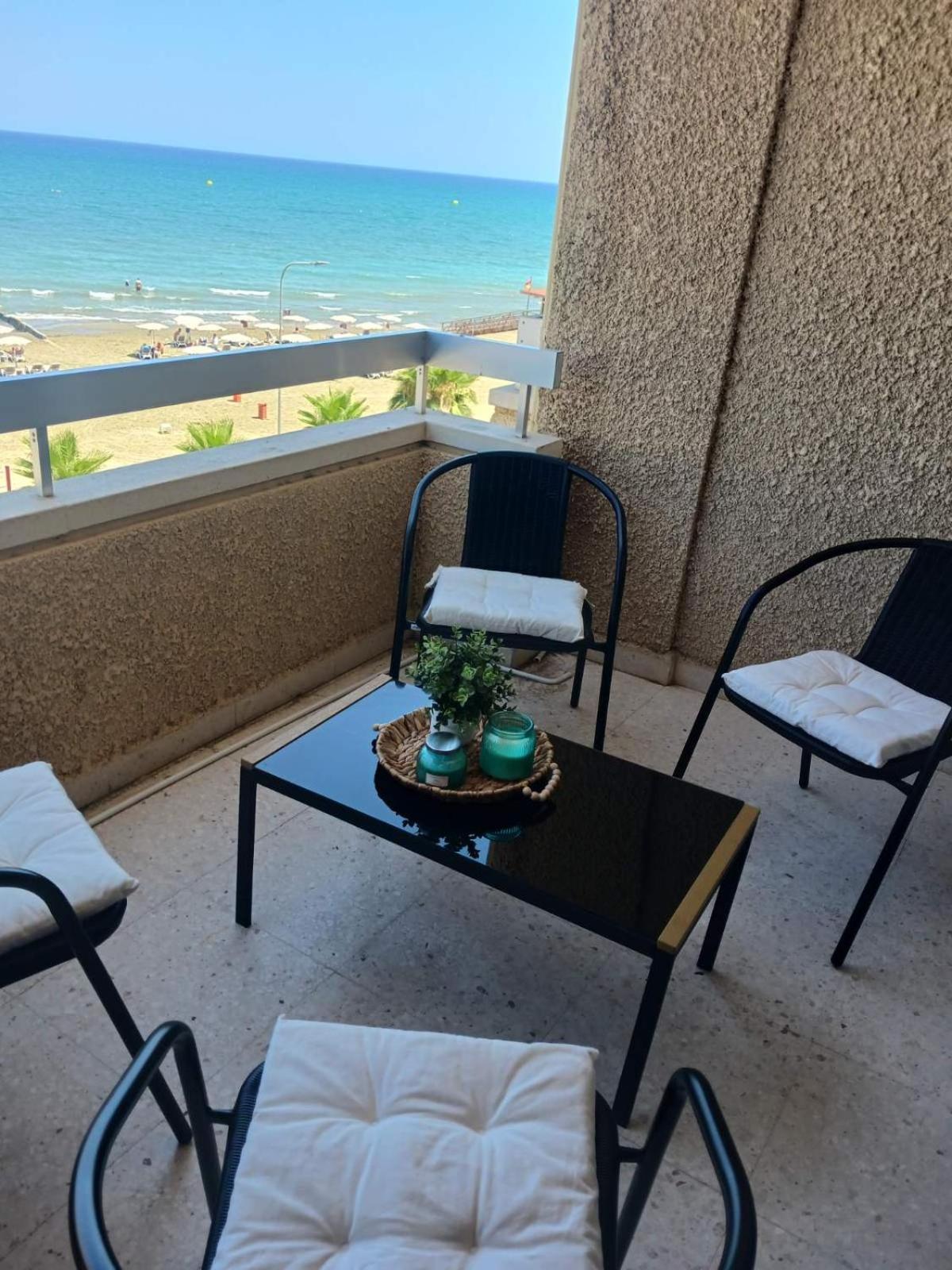 Apollon Sea View Beachfront Ap 302 Larnaca Exterior photo